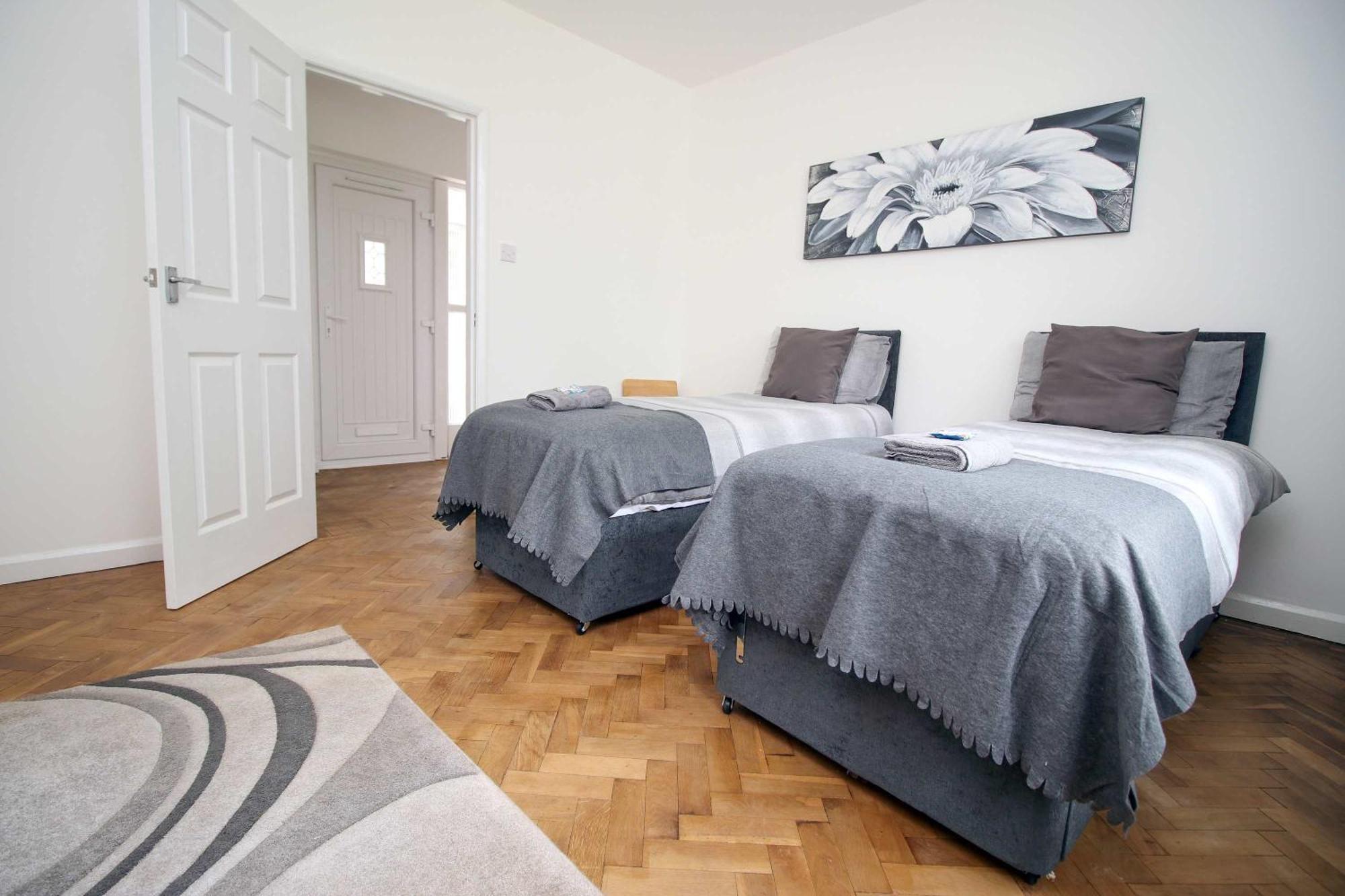 The Lockett Wonderful Large Bungalow Plympton, Plymouth Free Parking By Staystaycations Экстерьер фото